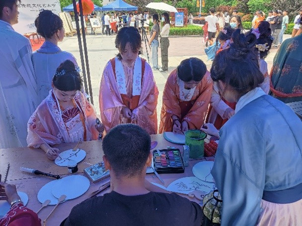 我校第四届传统文化艺术节之汉服游园活动圆满举行