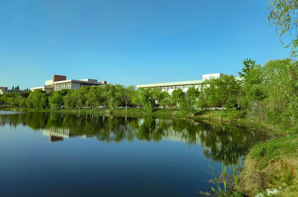 智能制造学院邀您云赏银湖校区春日美景