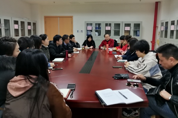 辅导员座谈.jpg 辅导员座谈.jpg
