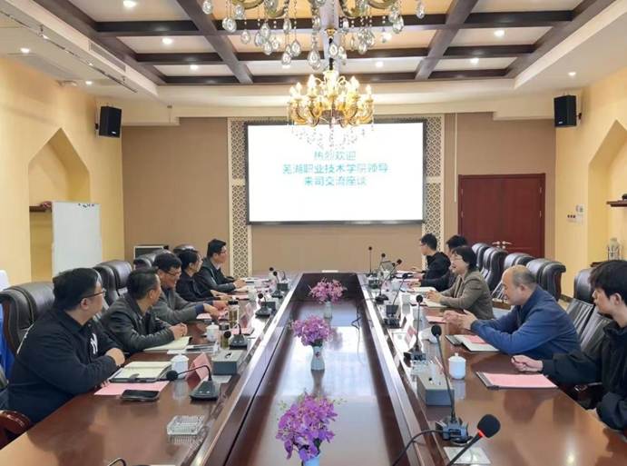 9fc0a205f72df42f4a52ee403a4348e