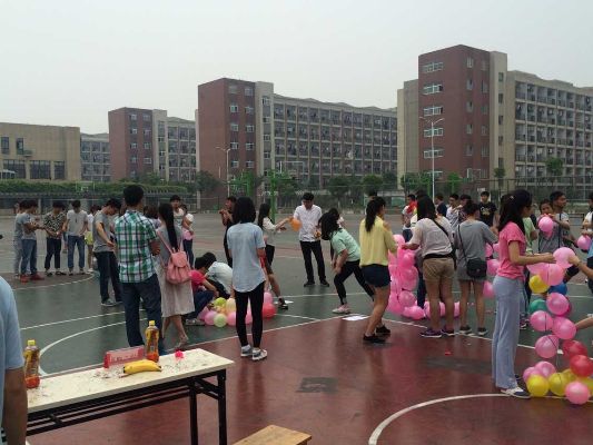 趣味运动会1.jpg 趣味运动会1.jpg